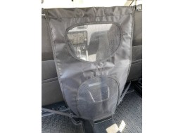 Ochranná sieť medzi prednými sedadlami CAR NET CHARLIE, 70 x 47 cm
