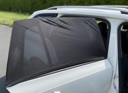 Slnečná clona na bočné okno auta / návlek na dvere CAR SUNSHADE SET 2, veľ. M, 2 ks